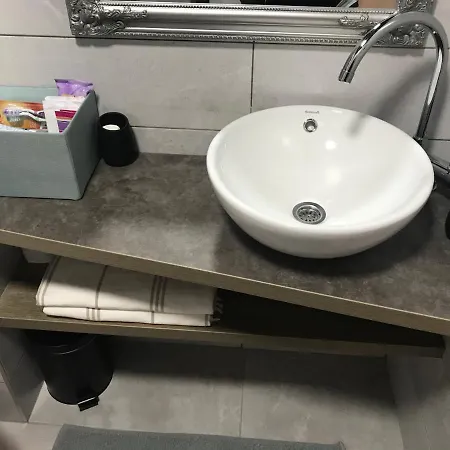 Apartman 84 Stan Na Dan Ντόμποϊ